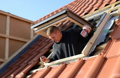 Pose de fenêtres de toit Velux à Crasville